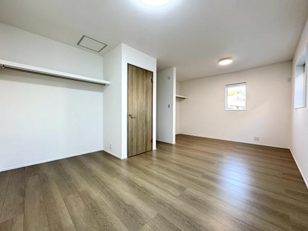ライフベース　富里市　七栄　全７区画　３号棟