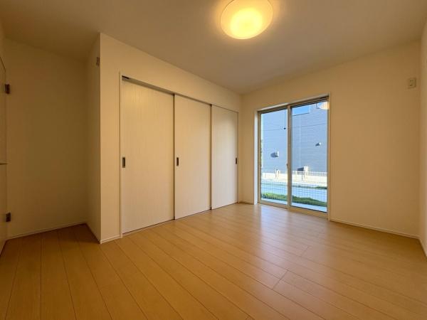 ライフベース　富里市　七栄　全７区画　７号棟