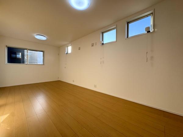 ライフベース　富里市　七栄　全７区画　７号棟