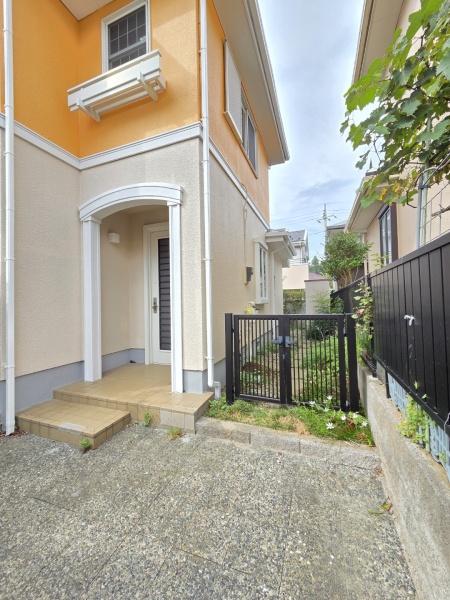 佐倉市白銀2丁目の中古一戸建て(玄関)