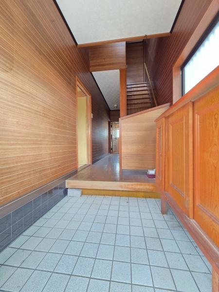 大網白里市永田の中古一戸建て(玄関)