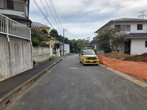 グラファーレ 佐倉市 石川4期 全2棟 2号棟(前面道路含む現地写真)