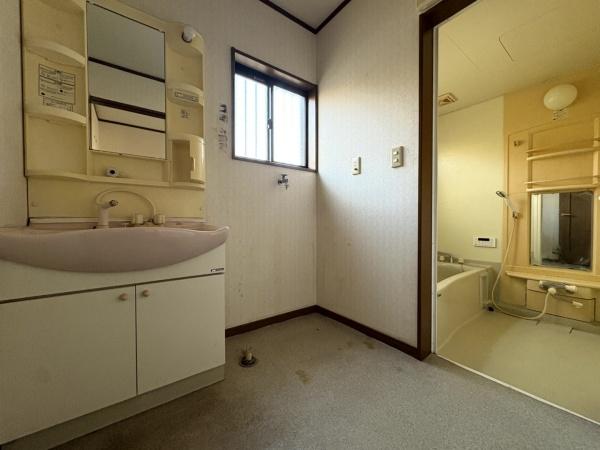 八街市八街ろの中古一戸建て