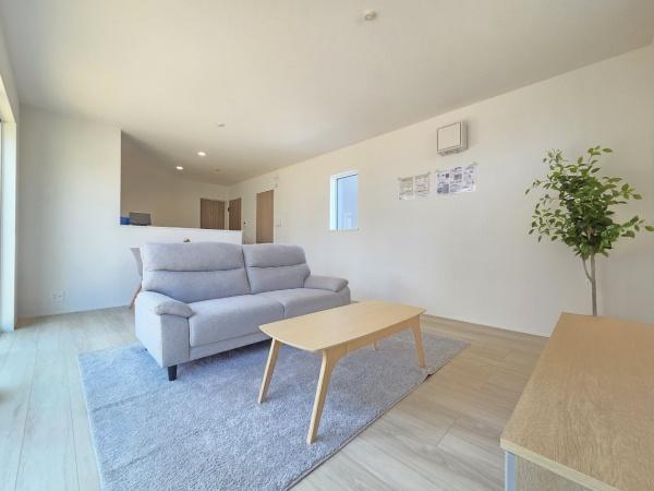 リナージュ　富里市七栄　第３期　全１棟　１号棟
