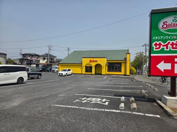 リガーレ　成田市　土屋１期　全２棟　１号棟(サイゼリヤ成田郷部店)