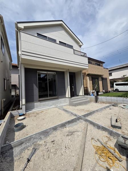 成田市　飯田町　４　全２棟　B号棟