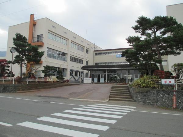 上山市新町１丁目(上山市立北中学校)