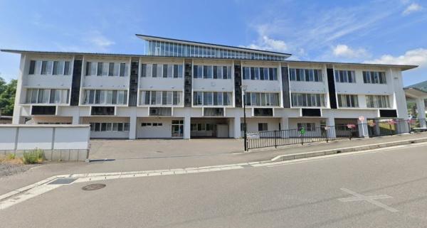 上山市美咲町2丁目の土地(上山市立上山小学校)