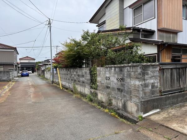 鶴岡市鳥居町