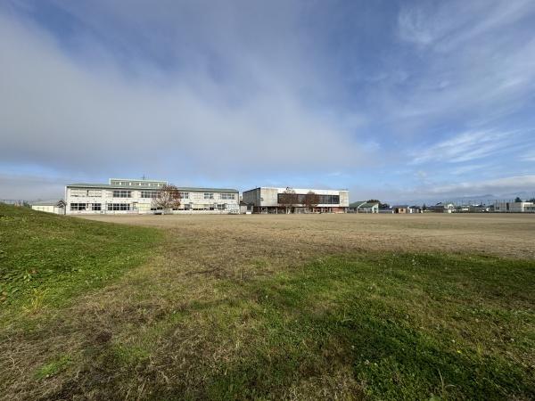 米沢市中田町の土地(米沢市立窪田小学校)