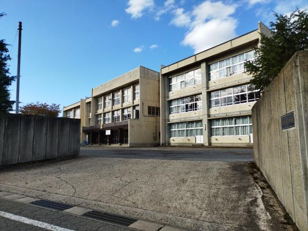 米沢市御廟1丁目の新築一戸建(米沢市立第三中学校)