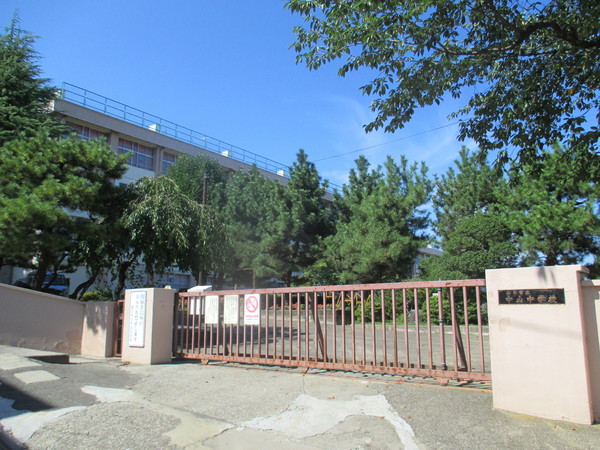 仙台市青葉区西勝山の中古一戸建て(仙台市立中山中学校)