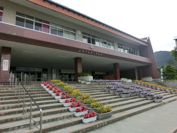 山形市あさひ町の土地(山形市立第一中学校)