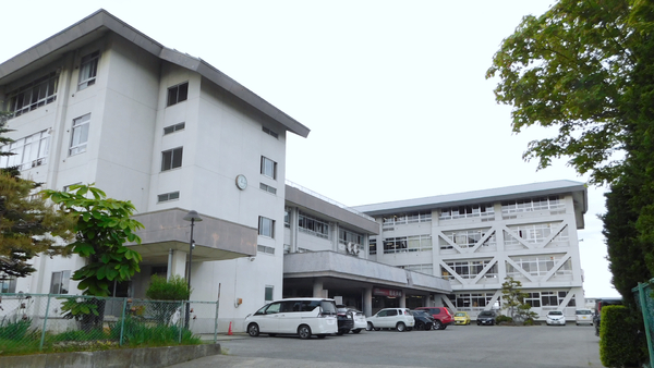 山形市鈴川町二丁目　2号棟(山形市立第四中学校)