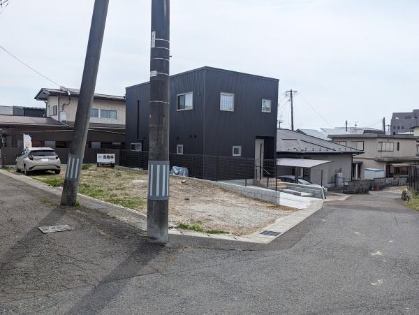 仙台市青葉区双葉ケ丘1丁目の土地(前面道路含む現地写真)