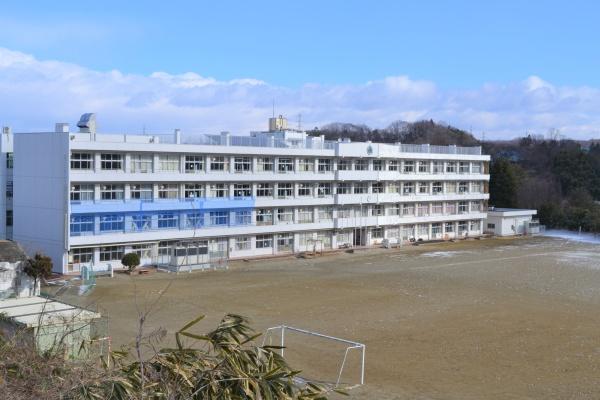 仙台市泉区泉ケ丘2丁目の中古一戸建て(仙台市立将監東中学校)