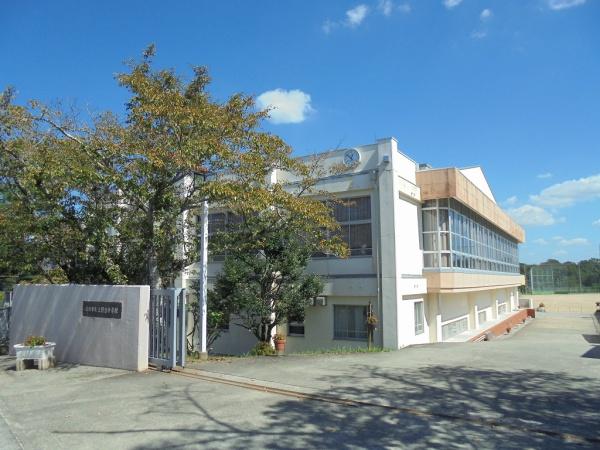 三田市志手原の中古一戸建て(三田市立上野台中学校)