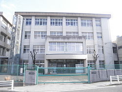 神戸市北区藤原台南町4丁目の中古一戸建て(神戸市立八多中学校)
