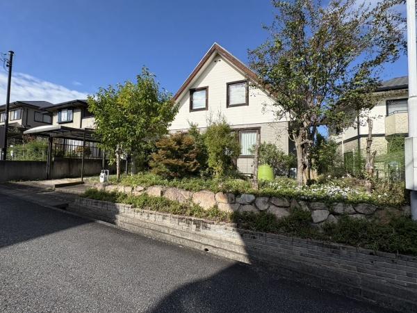 三田市ゆりのき台２丁目の中古一戸建