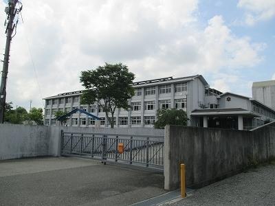 三田市藍本の中古一戸建て(三田市立藍中学校)
