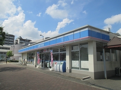 パークアヴェニュー神戸三田６番館(ローソン　フラワータウン店)