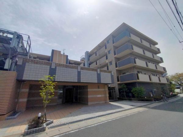 パデシオン桃山南口駅前