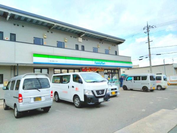下鳥羽南円面田町＿マンション(ファミリーマート横大路鍬ノ本店)