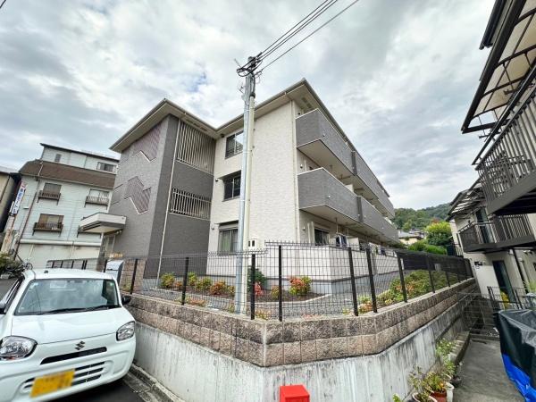 ベラ・ルーチェ東山