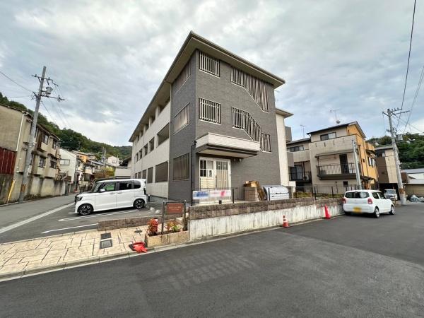 ベラ・ルーチェ東山