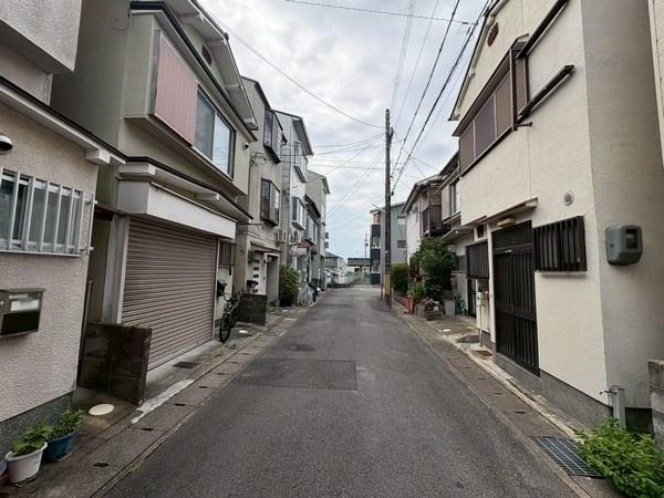 向島吹田河原町_中古テラスハウス(前面道路含む現地写真)