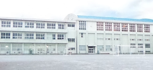 大垣市昼飯町の土地(大垣市立赤坂中学校)