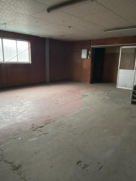 安八郡神戸町大字安次　売店舗・事務所