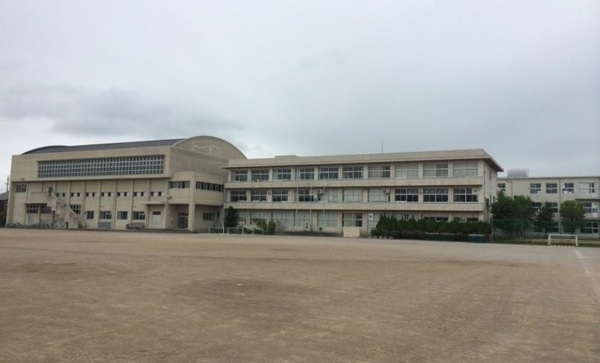 大垣市浅草１丁目の土地(大垣市立南中学校)