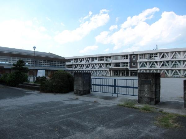 不破郡垂井町の土地(垂井町立垂井小学校)