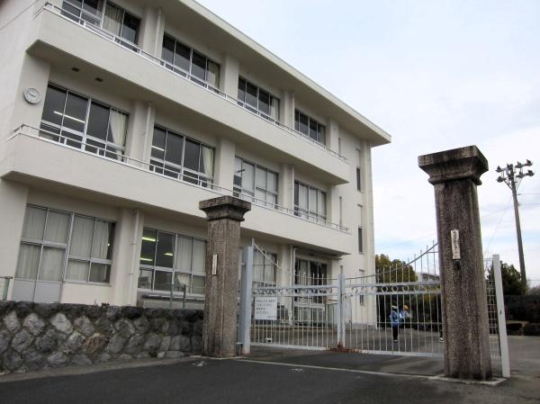 大垣市昼飯町の土地(大垣市立青墓小学校)
