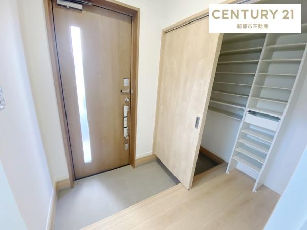 倉敷市白楽町の中古一戸建て(玄関)