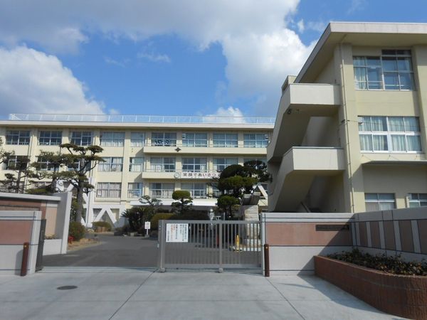 tochito北区富町 1号棟(岡山市立石井小学校)