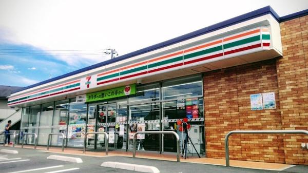 金光町占見新田2号棟(セブンイレブン金光学園前店)