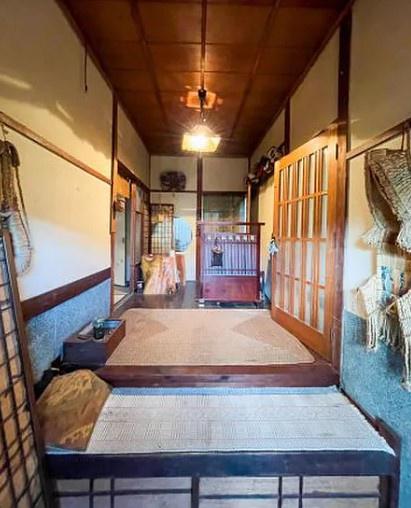 倉敷市玉島上成の中古一戸建て(玄関)