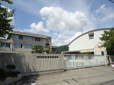 テラシエ岡山市中区四御神1期 1号棟(岡山市立竜之口小学校)