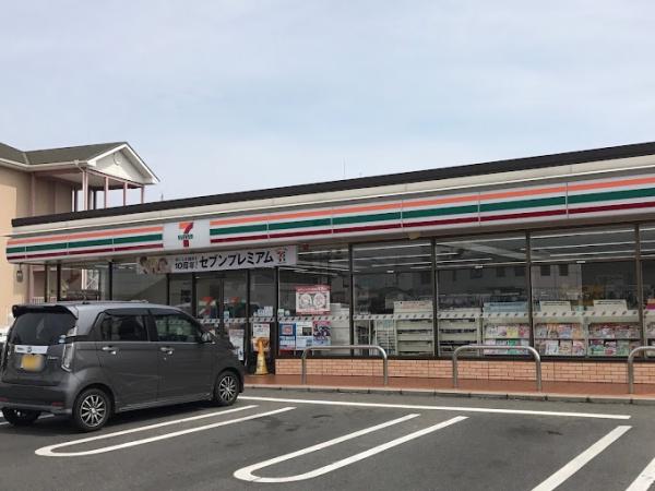 グラファーレ南区芳泉 1号棟(セブンイレブン岡山豊成3丁目店)