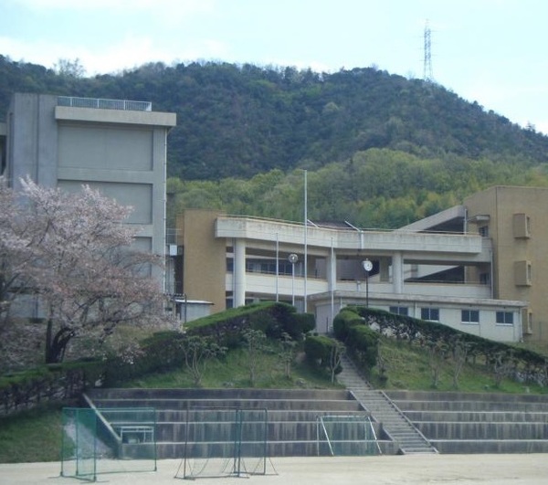 笠岡市大井南の中古一戸建て(笠岡市立笠岡西中学校)