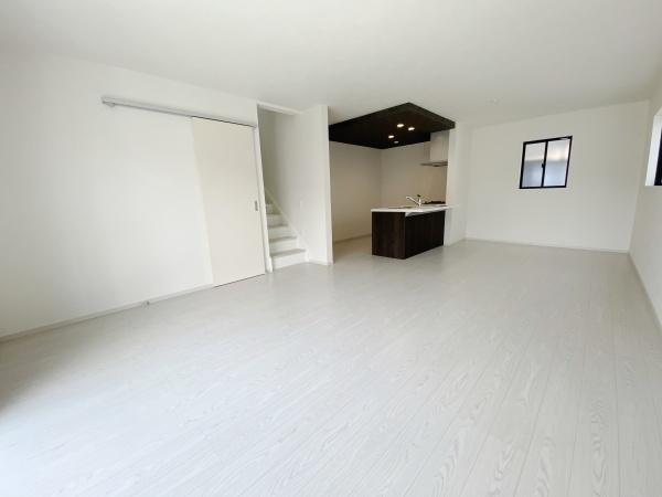 テラシエ岡山市北区辛川市場２期　１号棟