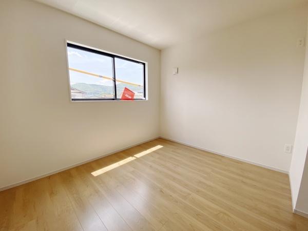 テラシエ岡山市北区辛川市場２期　２号棟