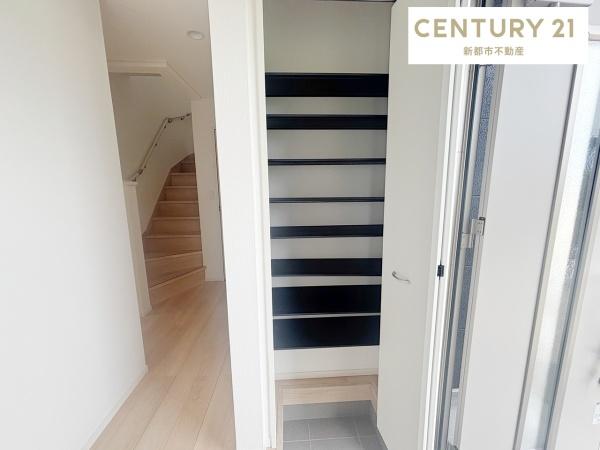 クレイドルガーデン岡山市南区藤田第7 2号棟(玄関)