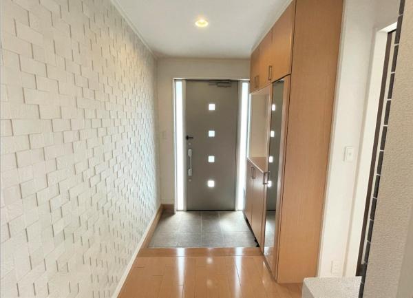 津山市東一宮の中古一戸建て(玄関)