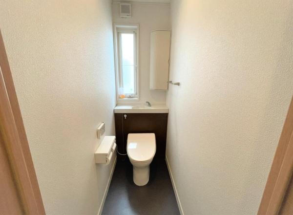 津山市東一宮の中古一戸建て(トイレ)