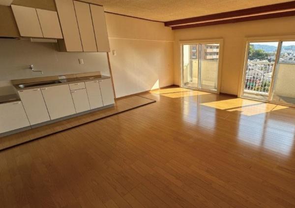 鶴形マンション