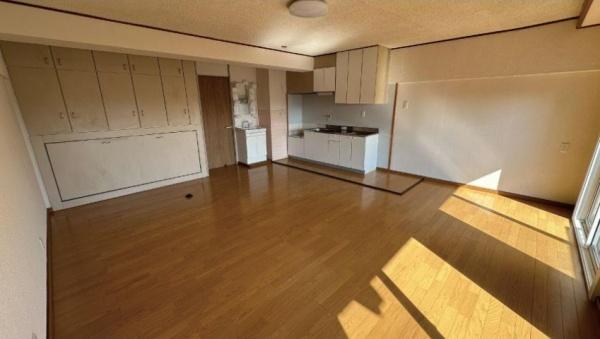 鶴形マンション