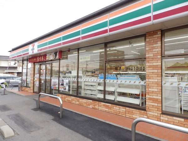 グラファーレ倉敷市中庄団地　２号棟(セブンイレブン倉敷黒崎店)